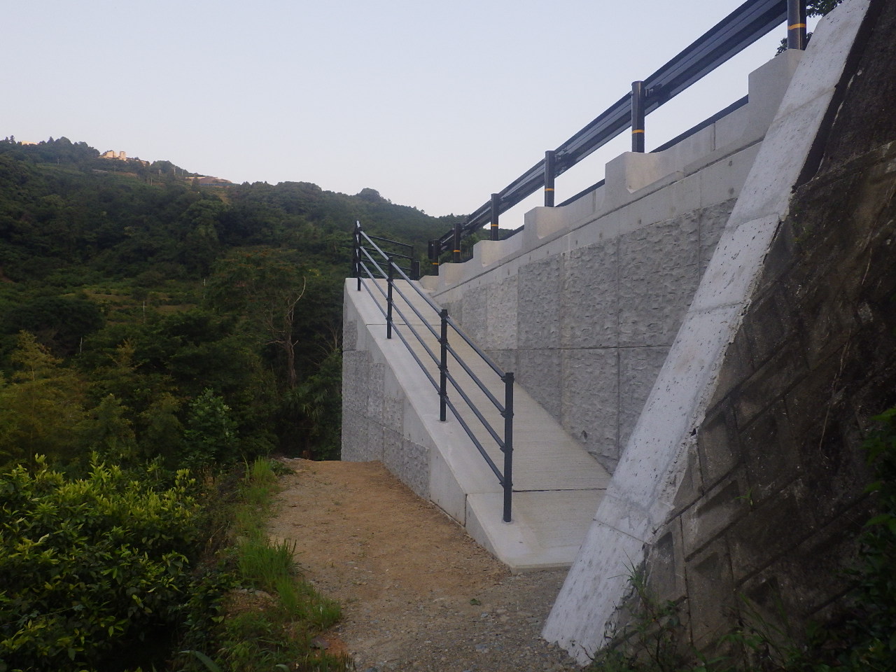 国道424号道路改良工事｜施工実績｜三洋建設株式会社｜和歌山の土木・建築 総合建設業